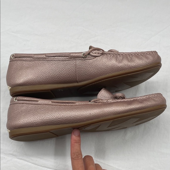 NWOB. MICHAEL Michael Kors 10M Sutton Leather Moccasins. - Picture 13 of 16